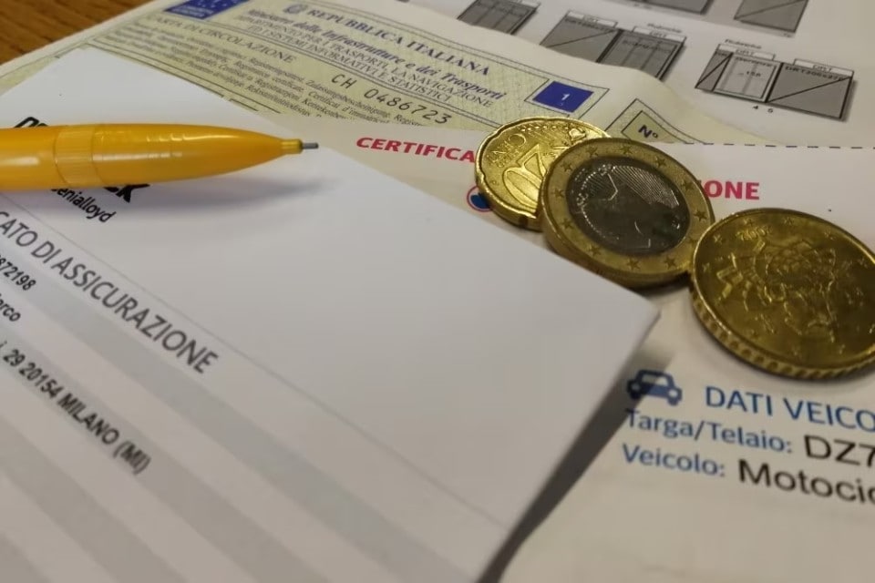 Come risparmiare sull’assicurazione moto: consigli e trucchi 