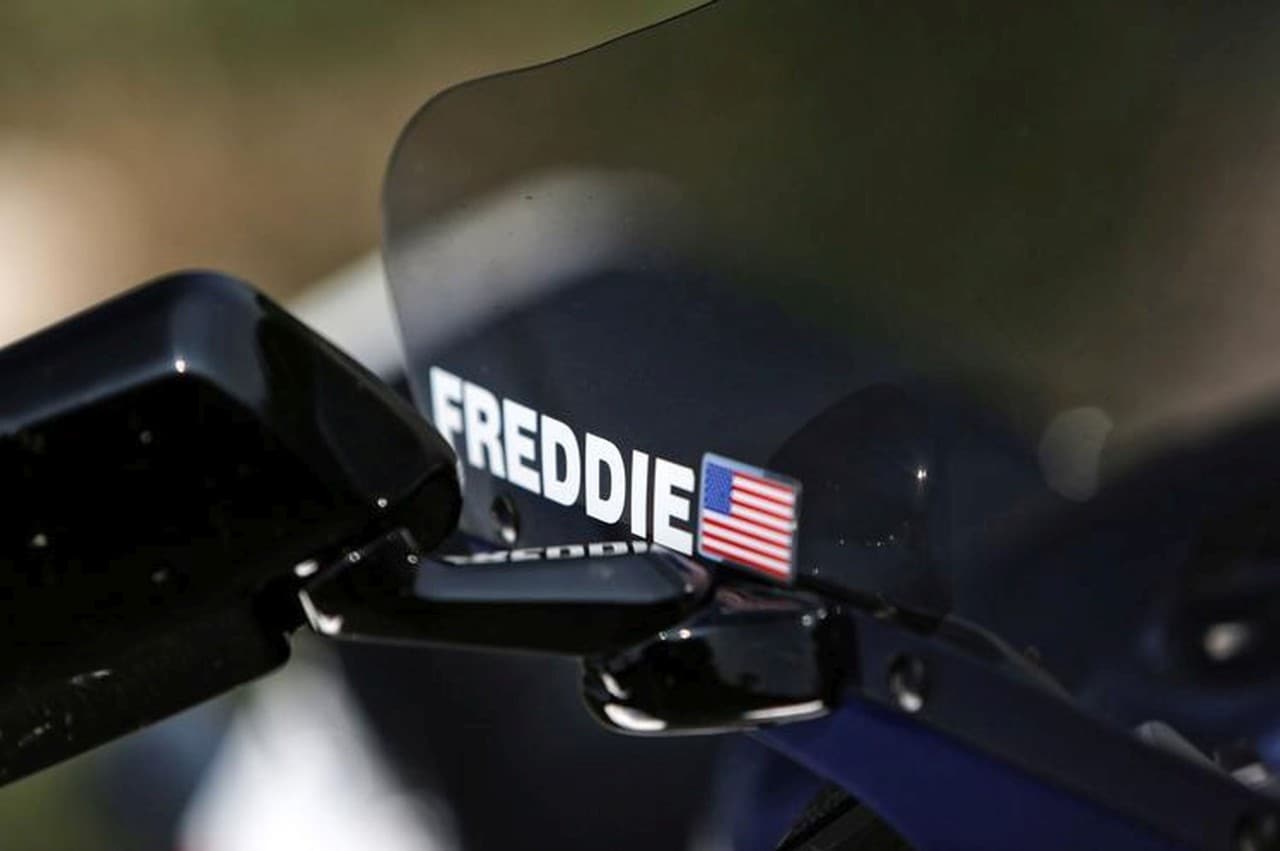 Due tempi, tre cilindri, ciclistica raffinata e un design ripreso dalla moto Campione del mondo classe 500 nel 1983 con Freddie Spencer: