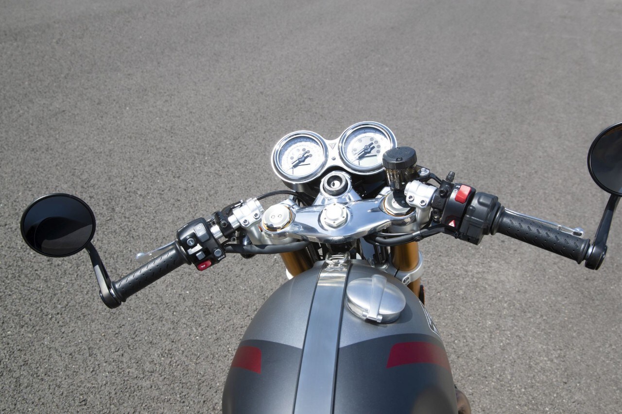 Triumph Thruxton RS: più sportiva