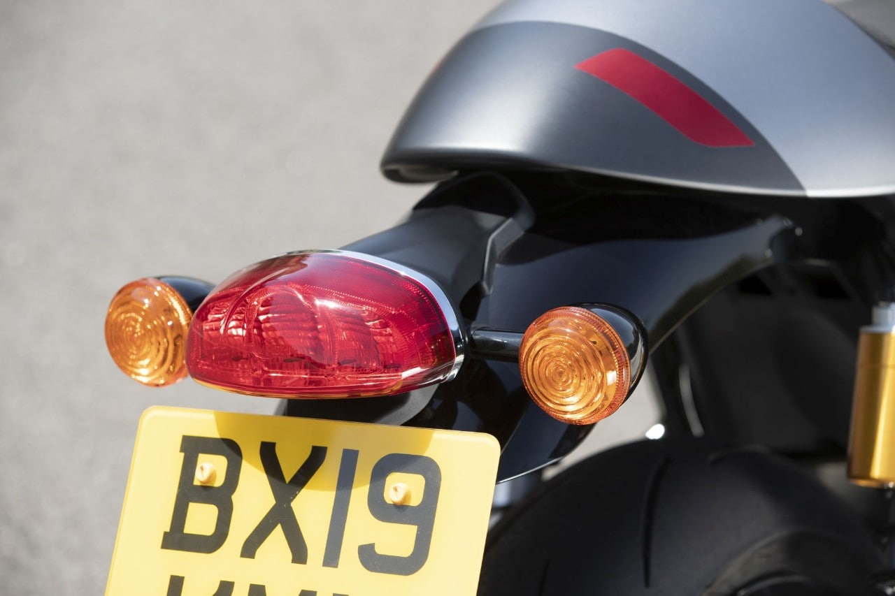 Triumph Thruxton RS: più sportiva