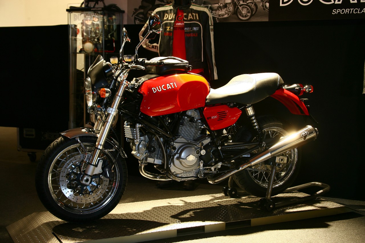 Ducati GT 1000: salto nel tempo
