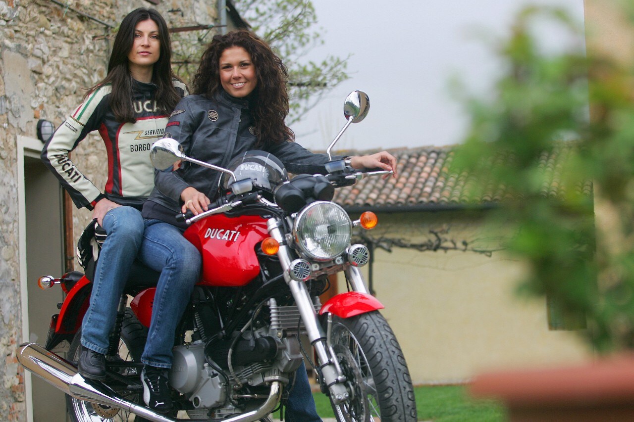 Ducati GT 1000: salto nel tempo