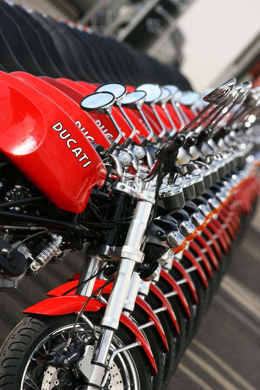 Ducati GT 1000: salto nel tempo