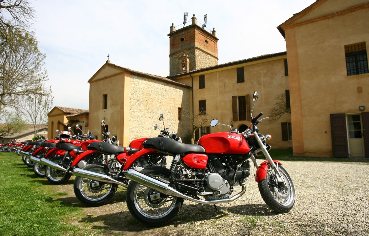Ducati GT 1000: salto nel tempo