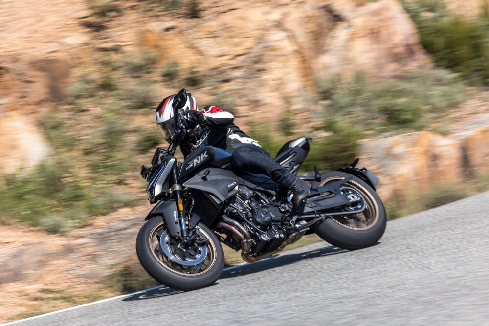 CFMoto 800NK: tutte le immagini 