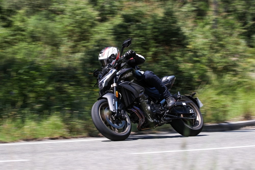 CFMoto 800NK: tutte le immagini 