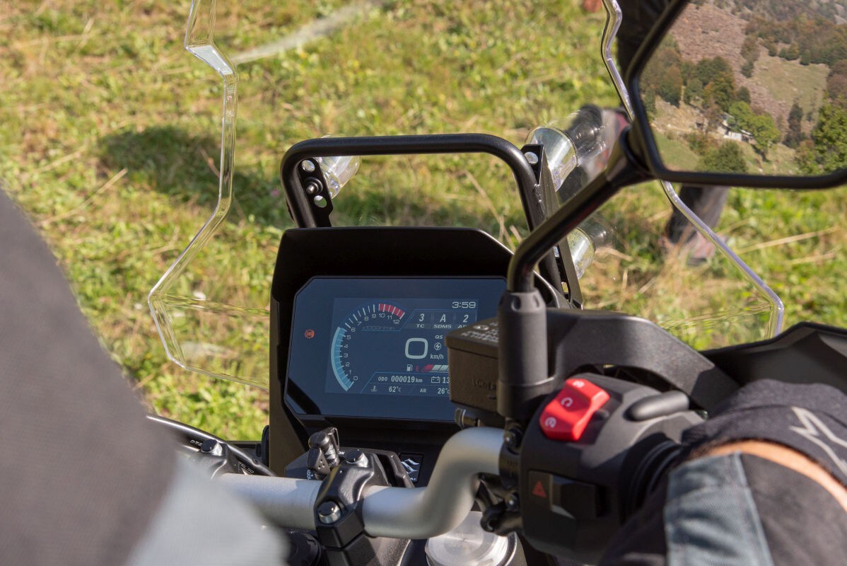 Suzuki V-Strom 800 SE: tutte le immagini