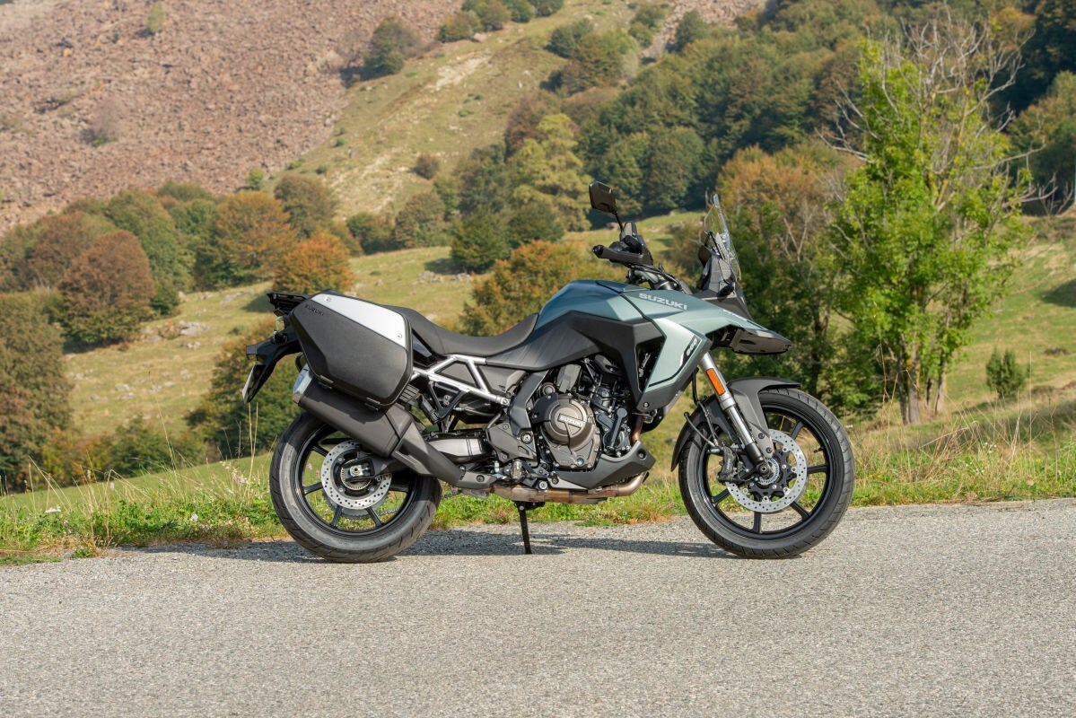 Suzuki V-Strom 800 SE: tutte le immagini