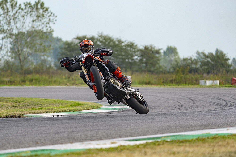 Ducati Hypermotard 698 Mono: tutte le immagini