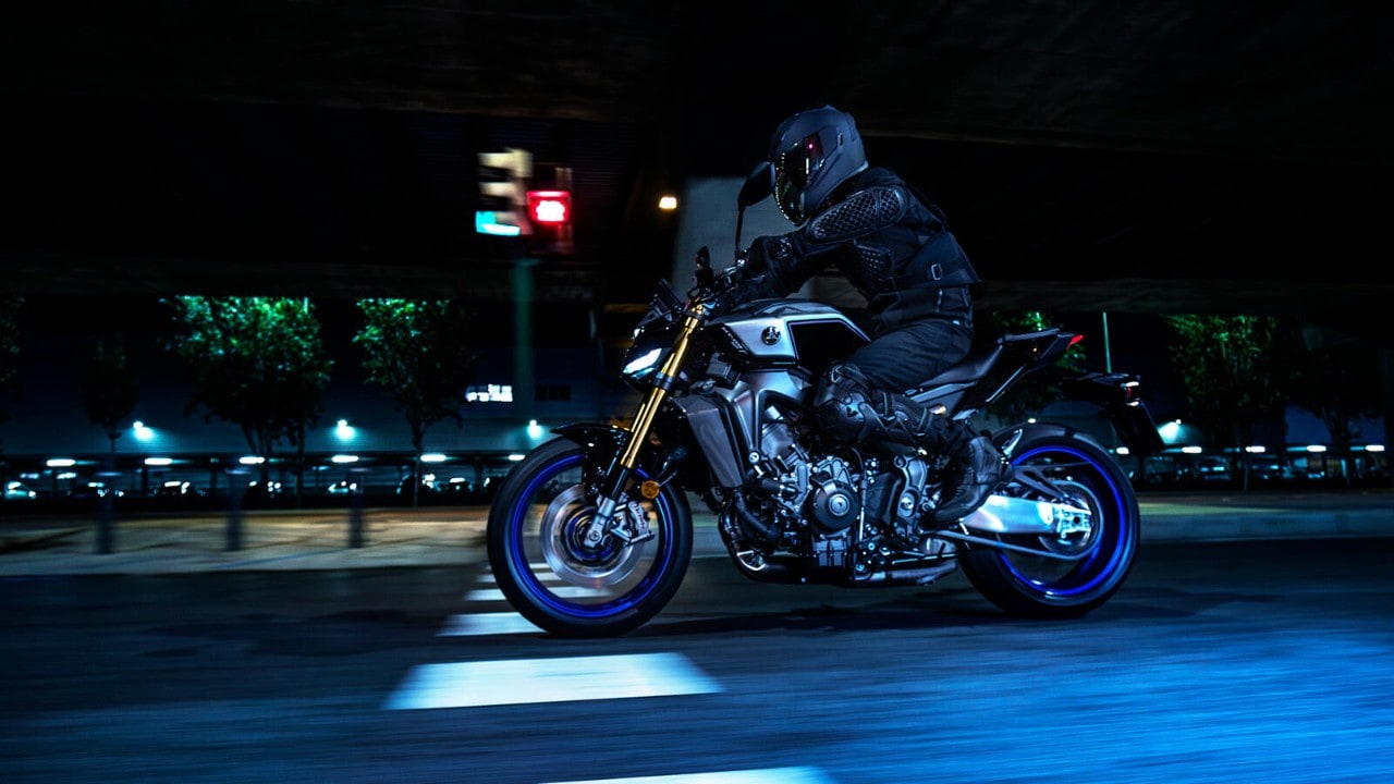 Yamaha MT-09 SP 2024: tutte le immagini