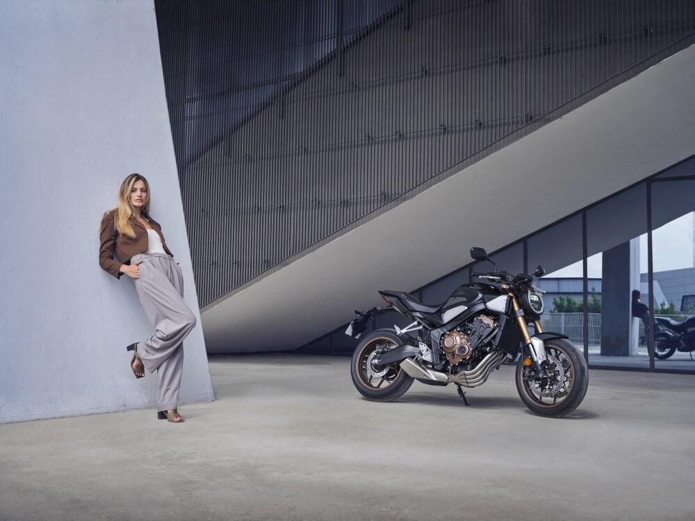 Honda CB650R: tutte le immagini