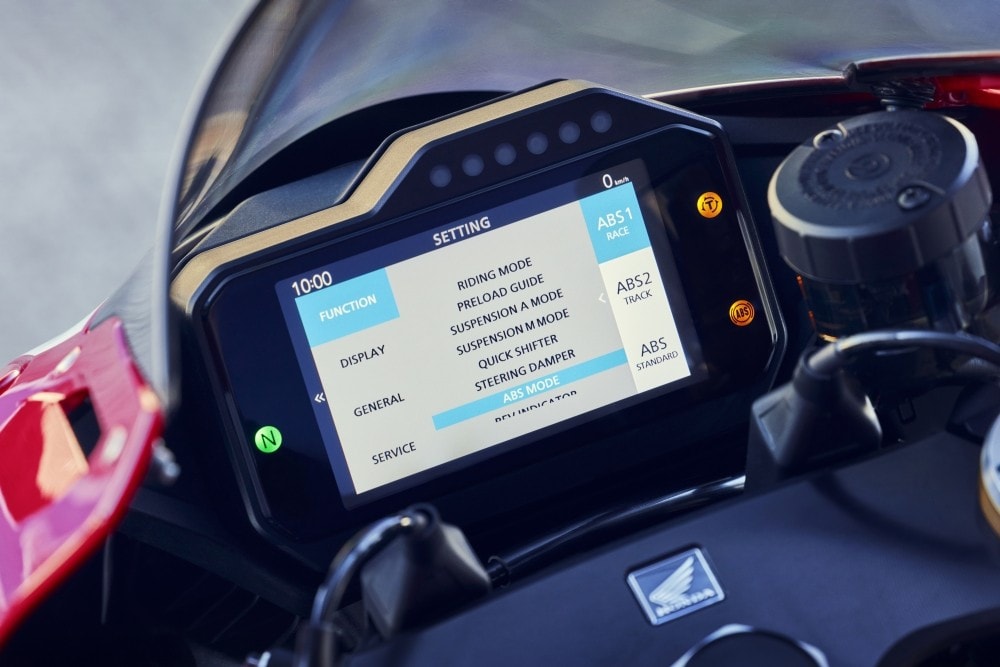 Honda CBR1000RR-R Fireblade: tutte le immagini