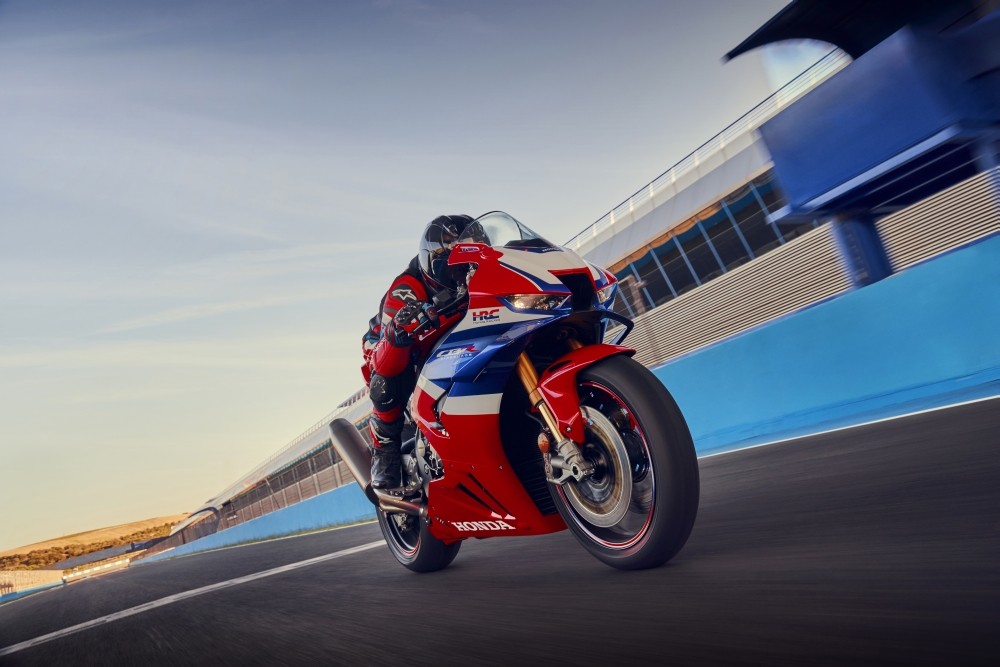 Honda CBR1000RR-R Fireblade: tutte le immagini