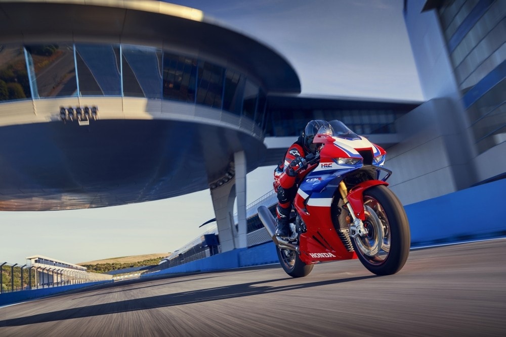 Honda CBR1000RR-R Fireblade: tutte le immagini