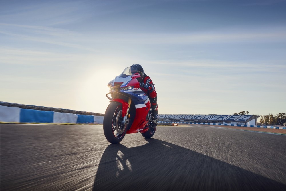 Honda CBR1000RR-R Fireblade: tutte le immagini