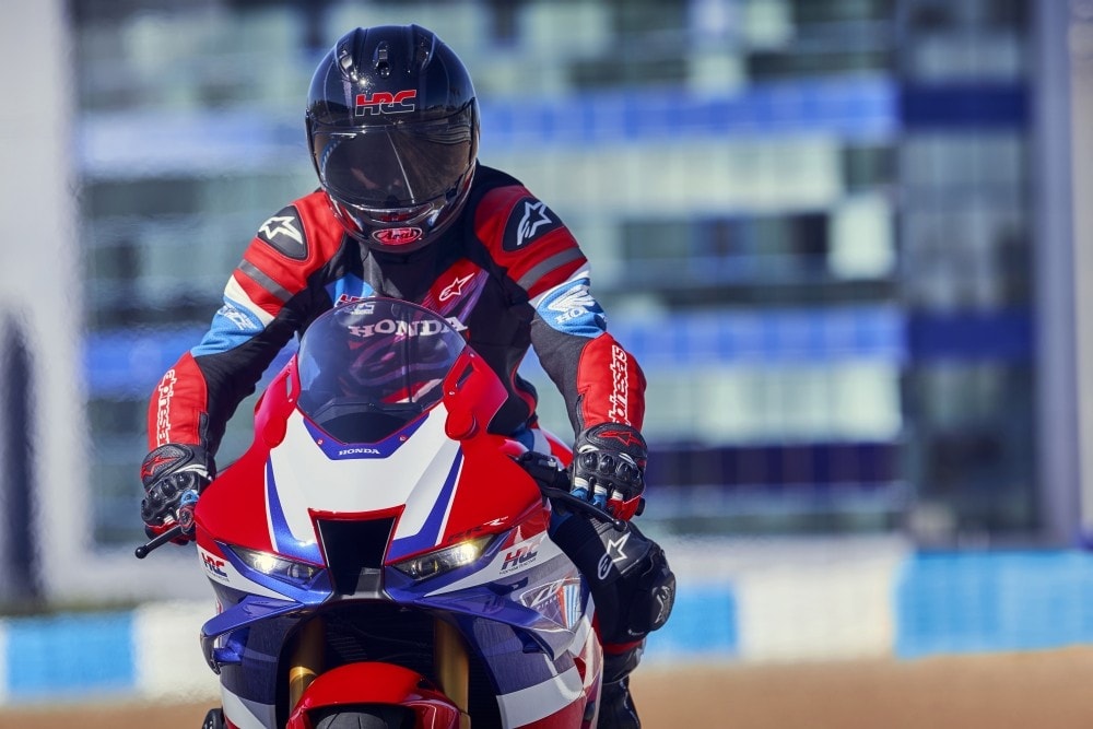 Honda CBR1000RR-R Fireblade: tutte le immagini