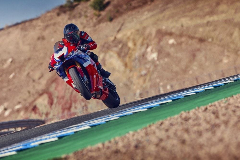 Honda CBR1000RR-R Fireblade: tutte le immagini