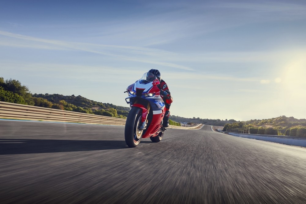 Honda CBR1000RR-R Fireblade: tutte le immagini