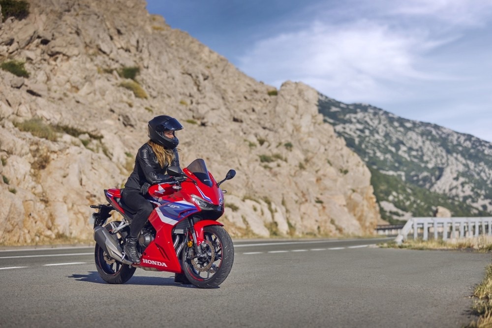 Honda CBR500R: tutte le immagini