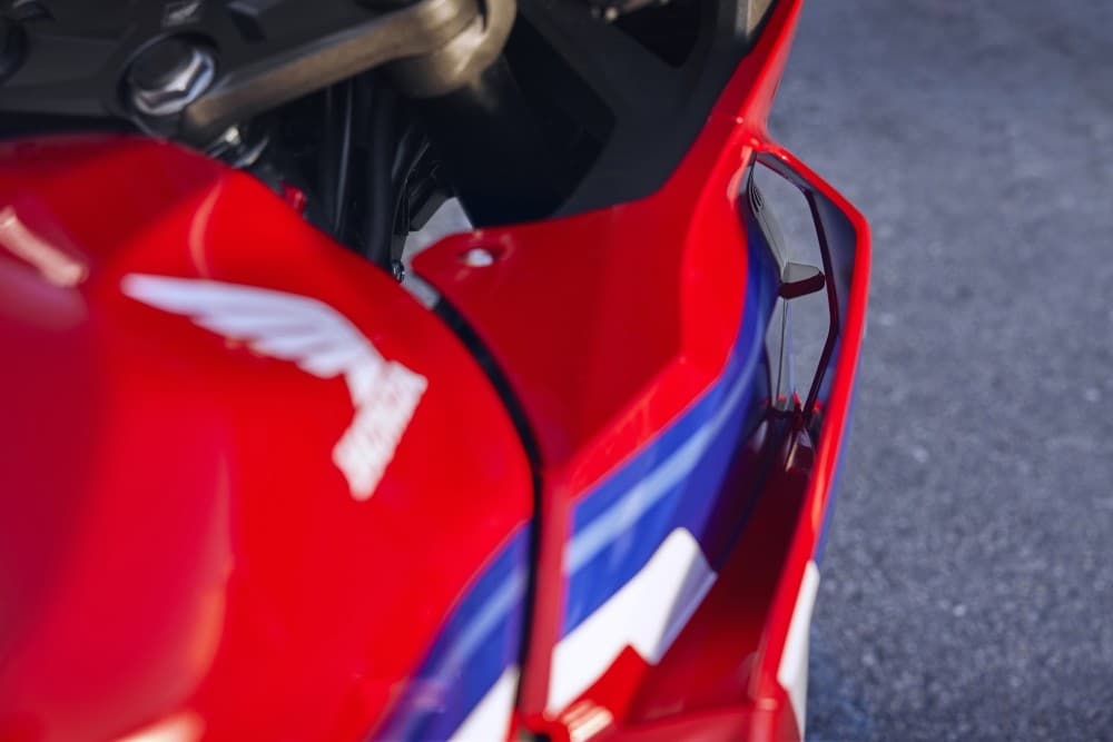 Honda CBR500R: tutte le immagini