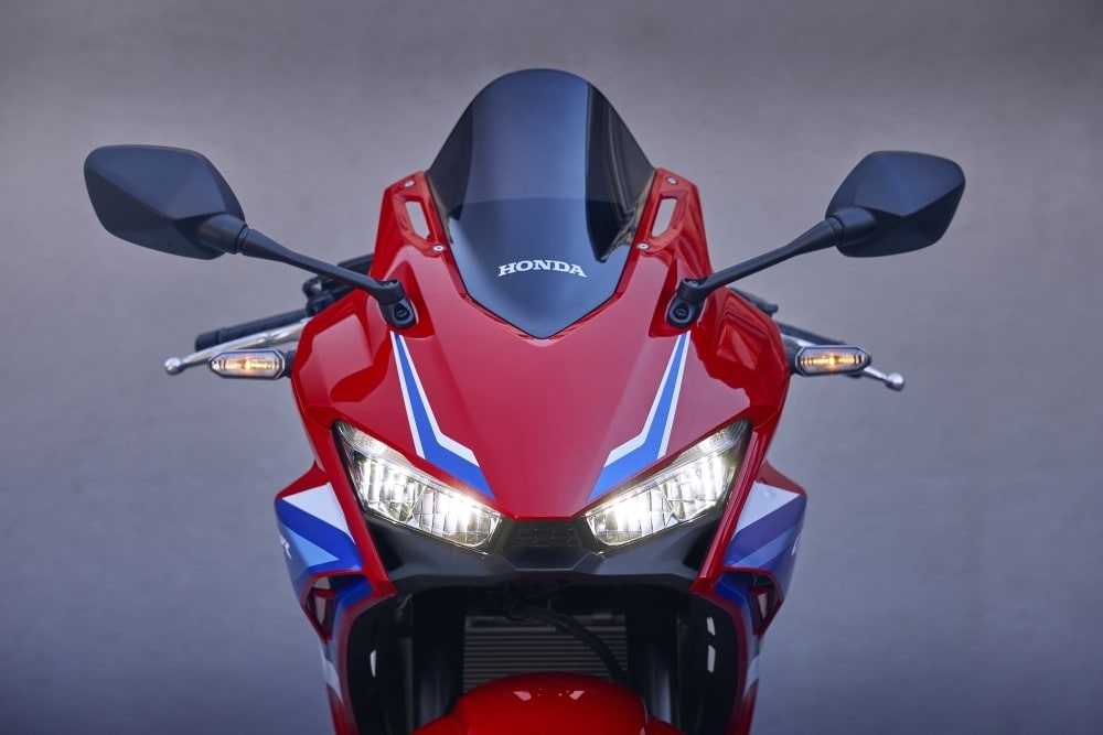 Honda CBR500R: tutte le immagini
