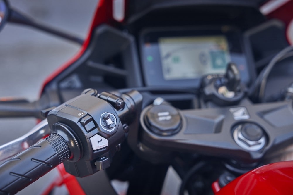 Honda CBR500R: tutte le immagini