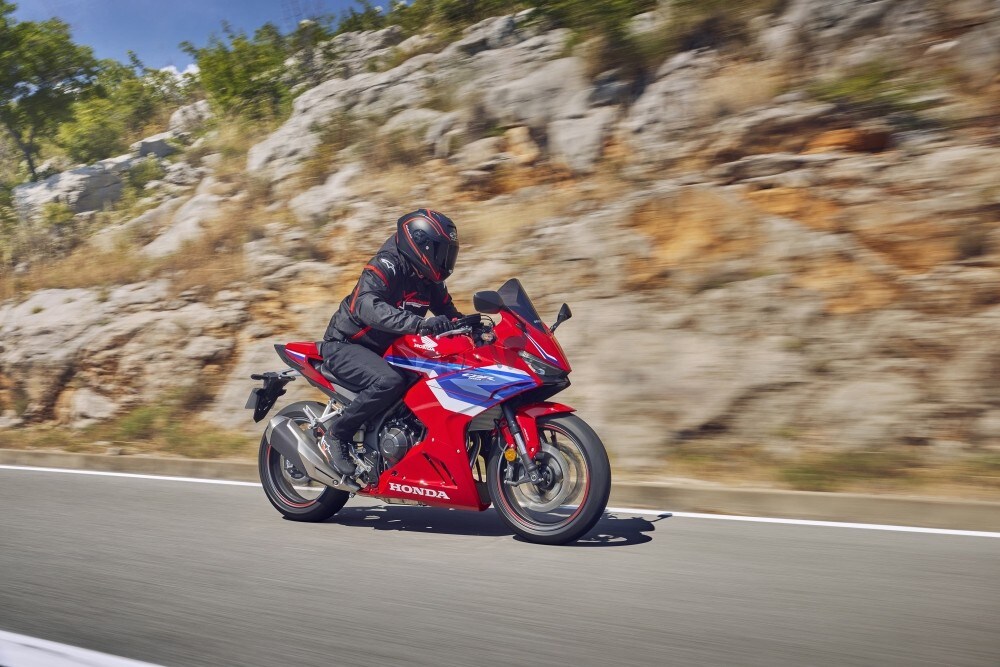 Honda CBR500R: tutte le immagini