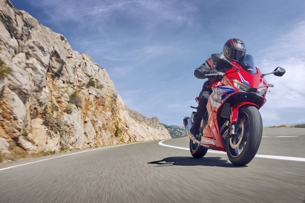 Honda CBR500R: tutte le immagini
