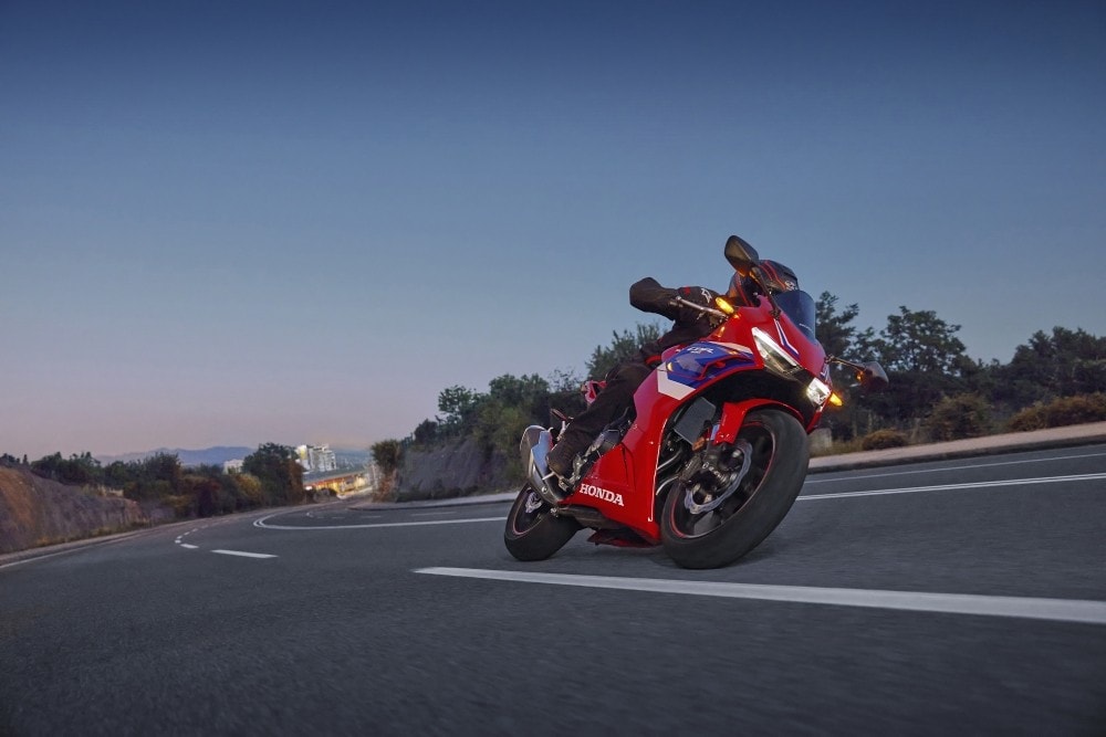 Honda CBR500R: tutte le immagini