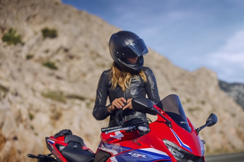 Honda CBR500R: tutte le immagini