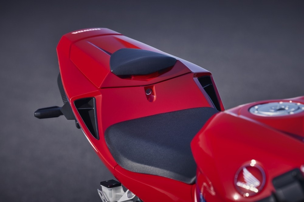 Honda CBR600RR: tutte le immagini