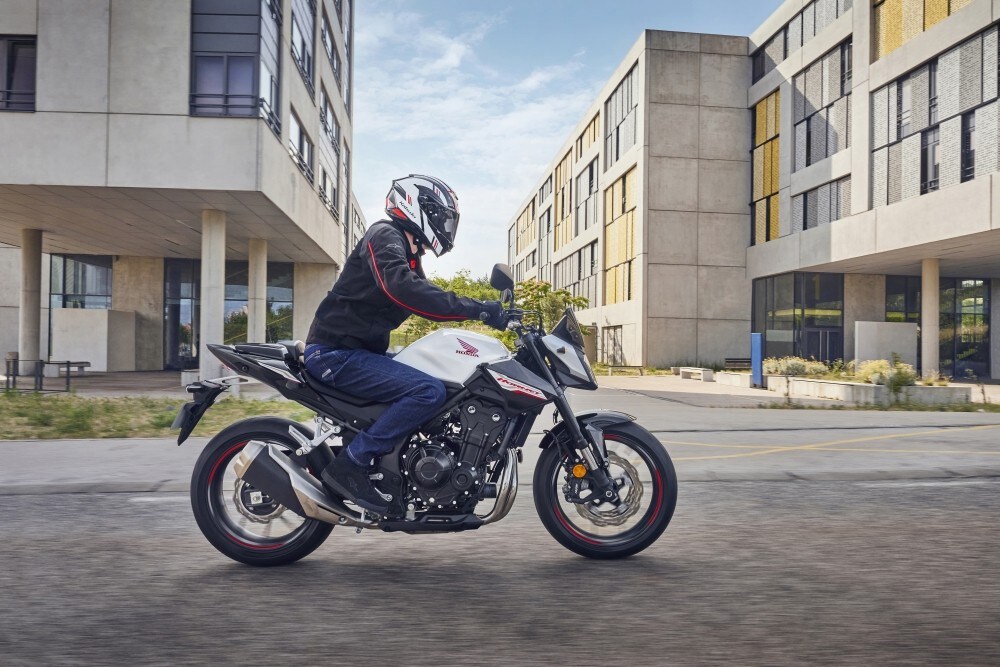 Honda Hornet 500: tutte le immagini