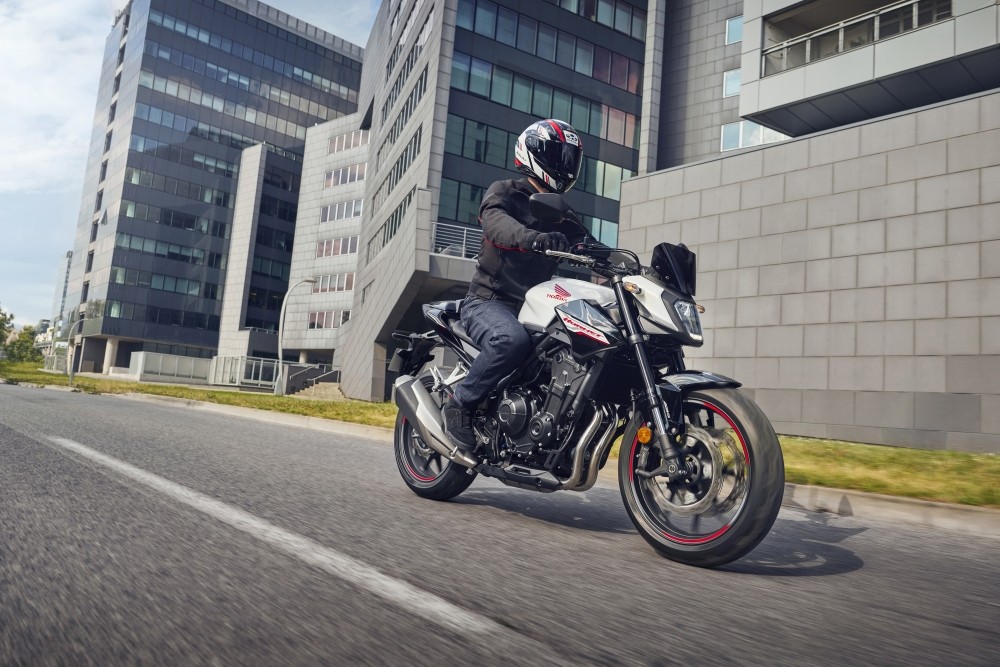 Honda Hornet 500: tutte le immagini