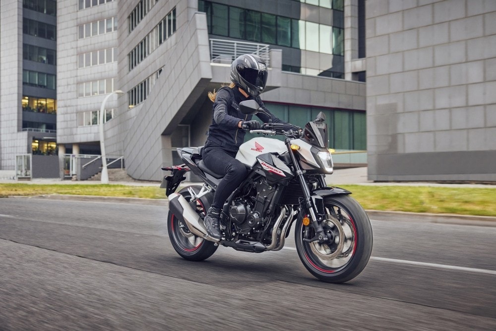 Honda Hornet 500: tutte le immagini