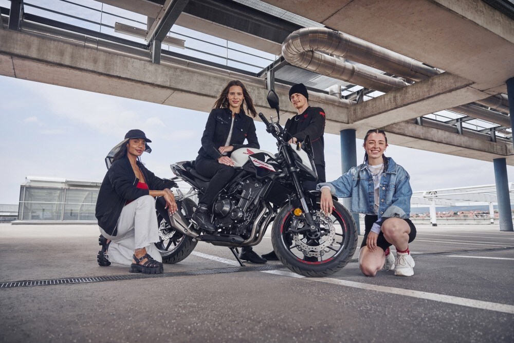 Honda Hornet 500: tutte le immagini