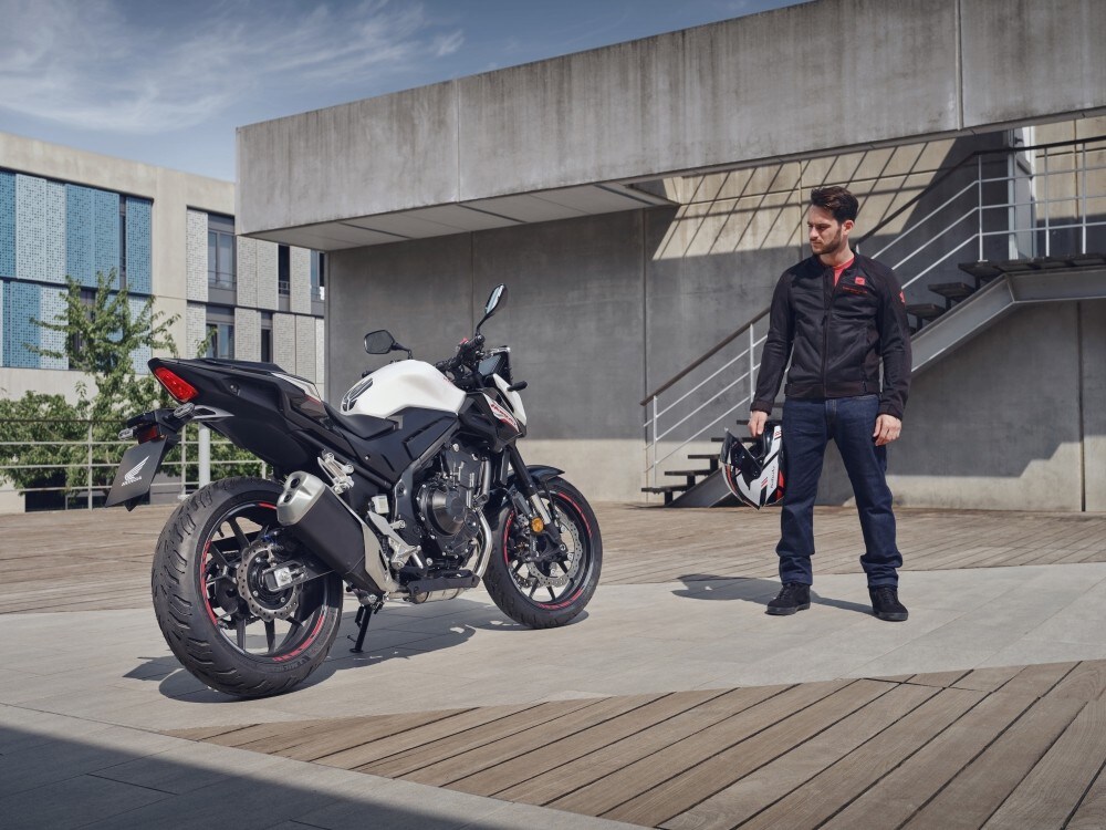 Honda Hornet 500: tutte le immagini