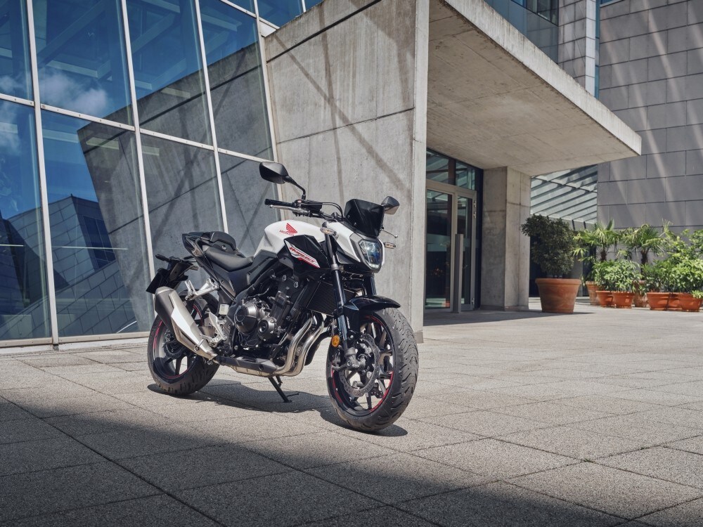 Honda Hornet 500: tutte le immagini