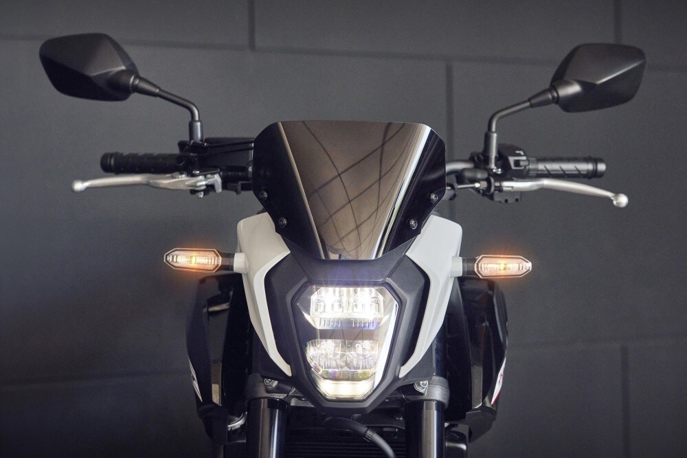 Honda Hornet 500: tutte le immagini