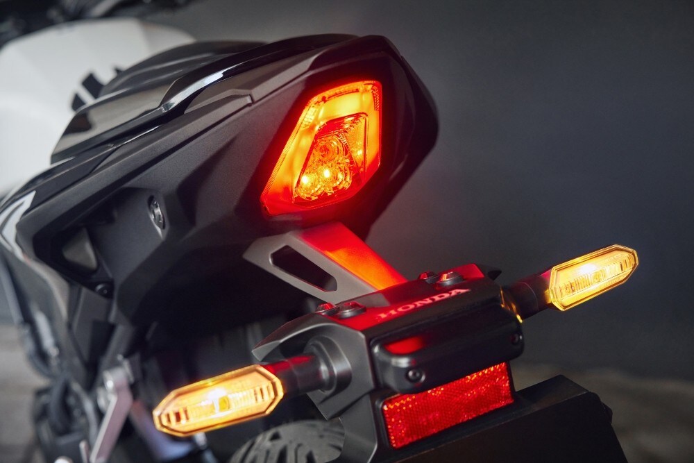 Honda Hornet 500: tutte le immagini