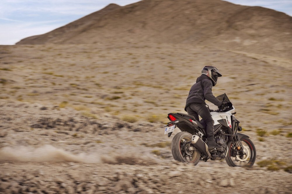 Honda NX500: tutte le immagini