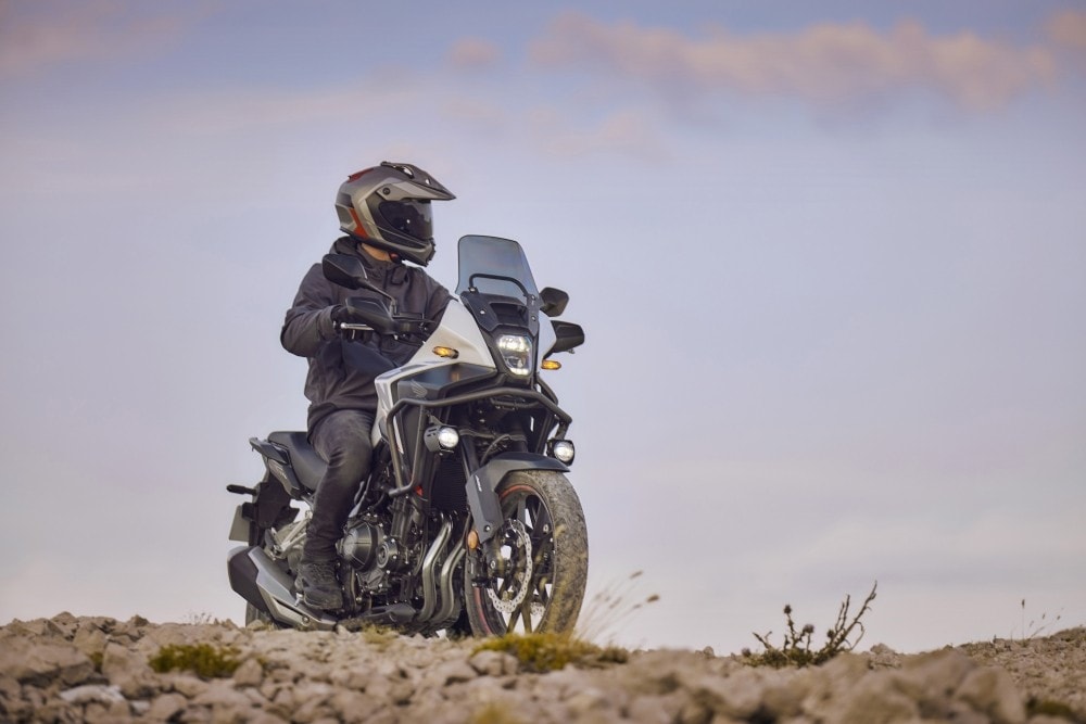 Honda NX500: tutte le immagini