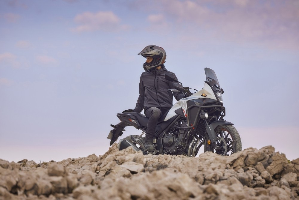 Honda NX500: tutte le immagini