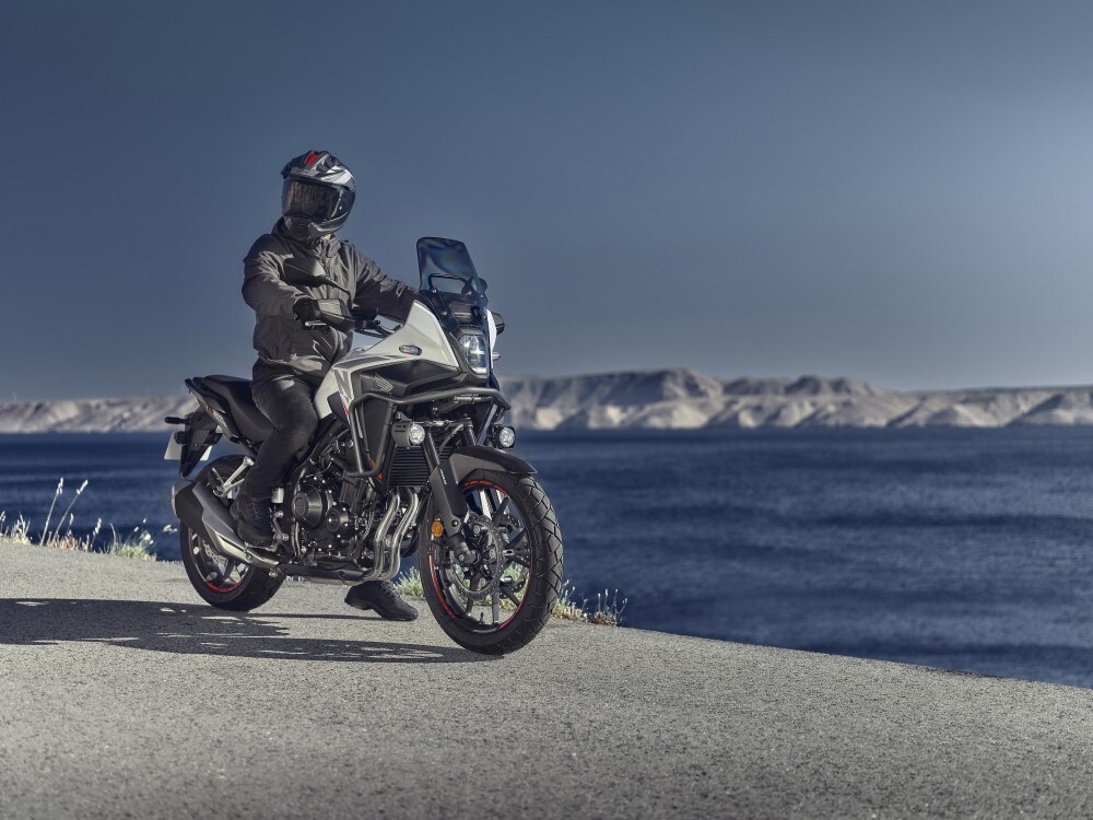 Honda NX500: tutte le immagini