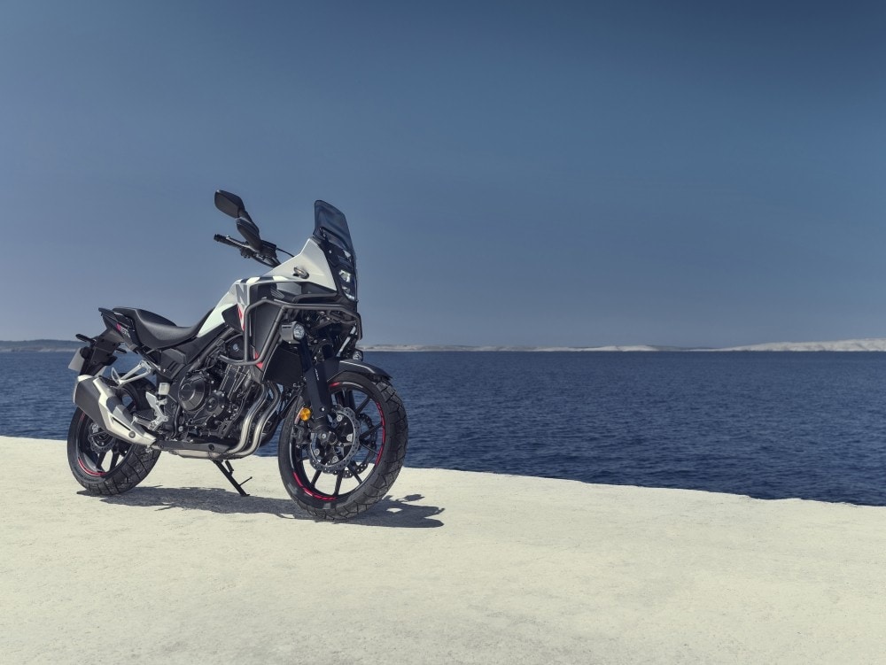 Honda NX500: tutte le immagini