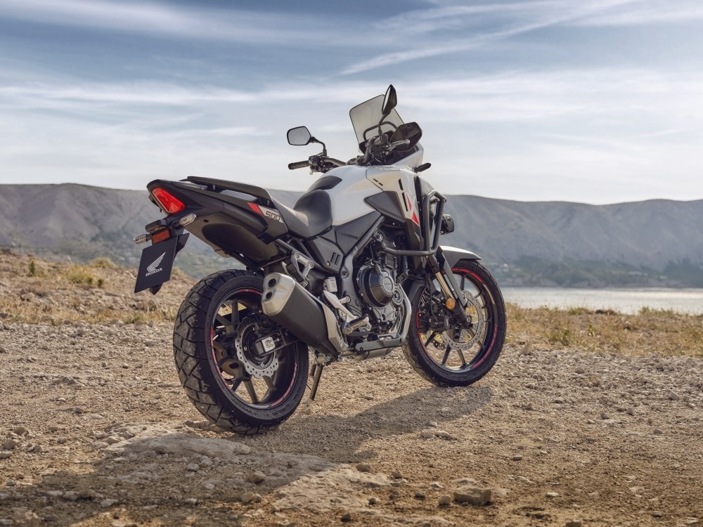 Honda NX500: tutte le immagini