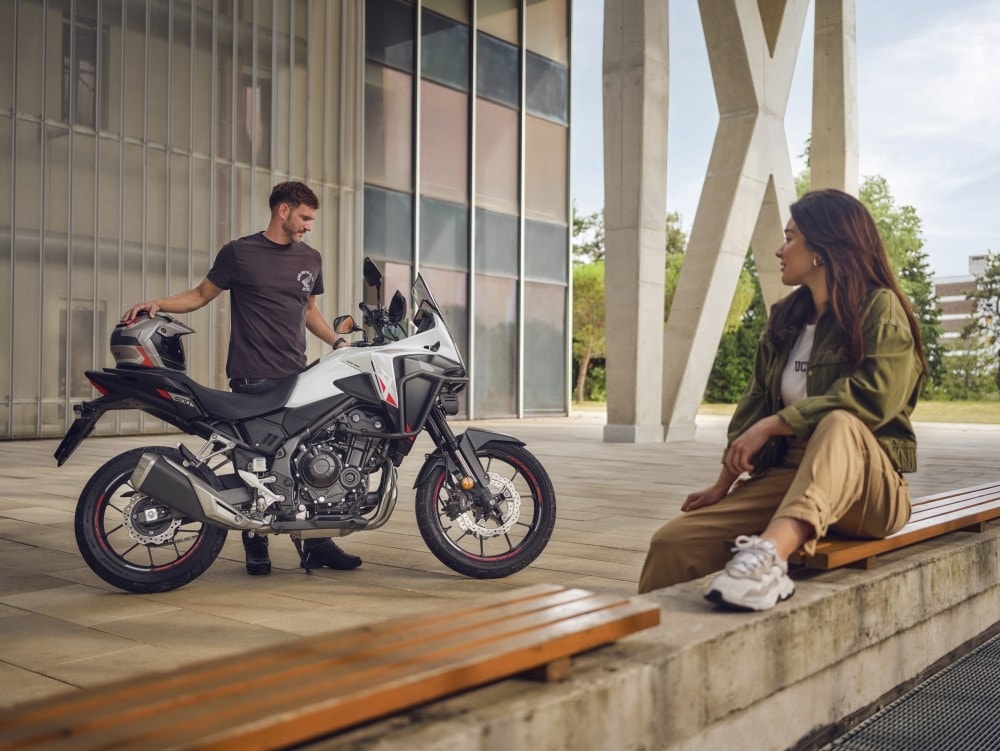 Honda NX500: tutte le immagini