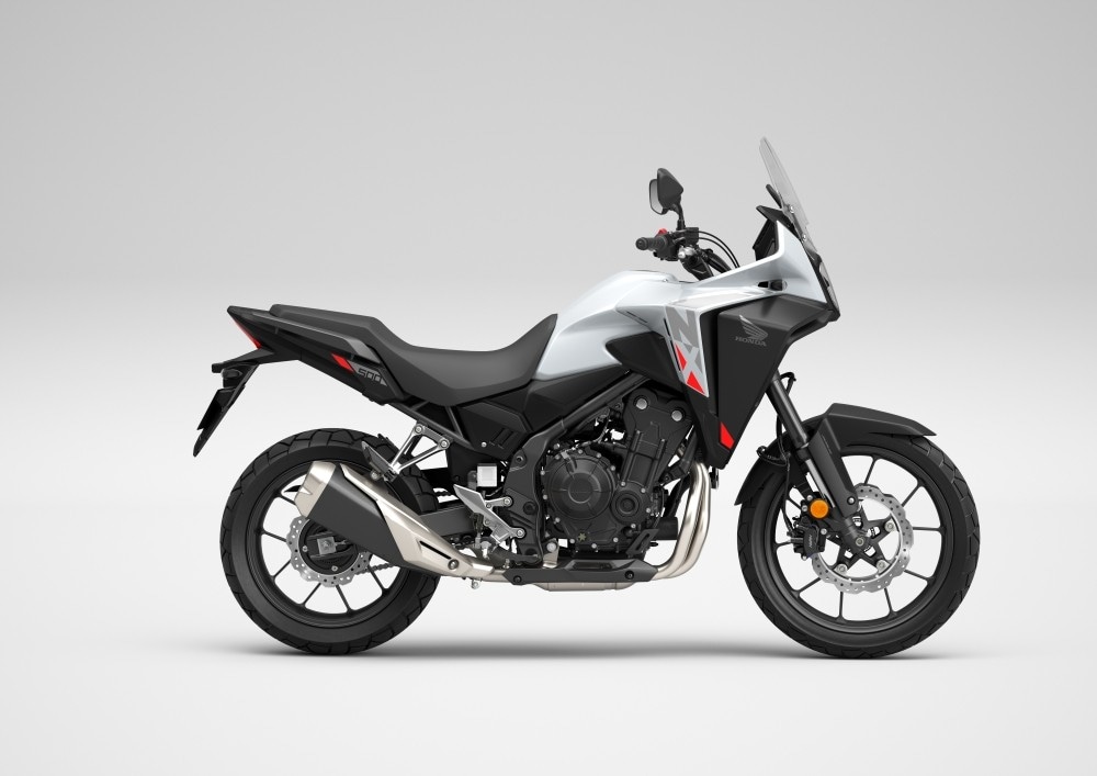 Honda NX500: tutte le immagini