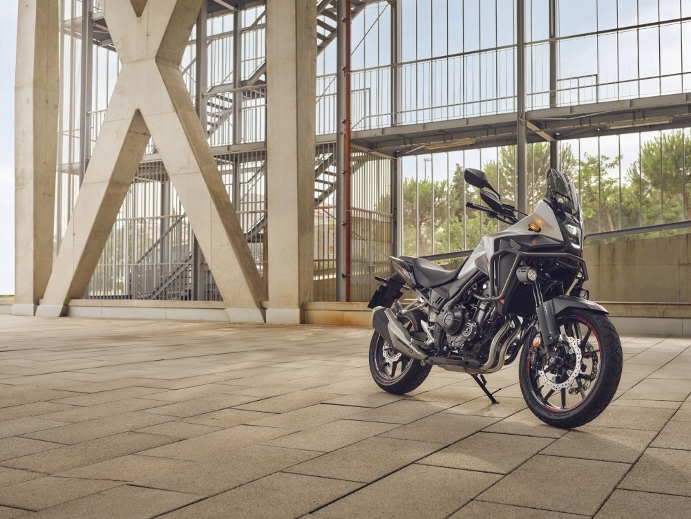 Honda NX500: tutte le immagini