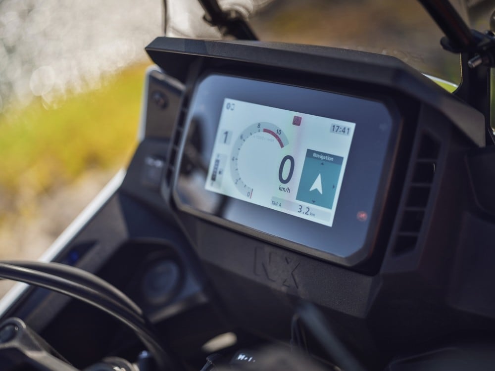 Honda NX500: tutte le immagini