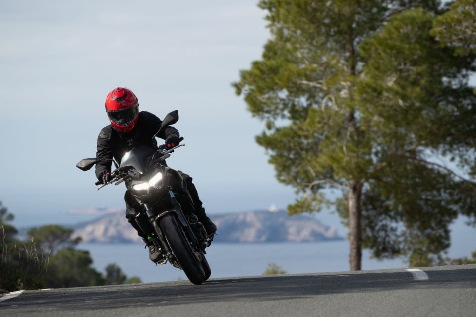 Kawasaki Z650: fedele alla linea